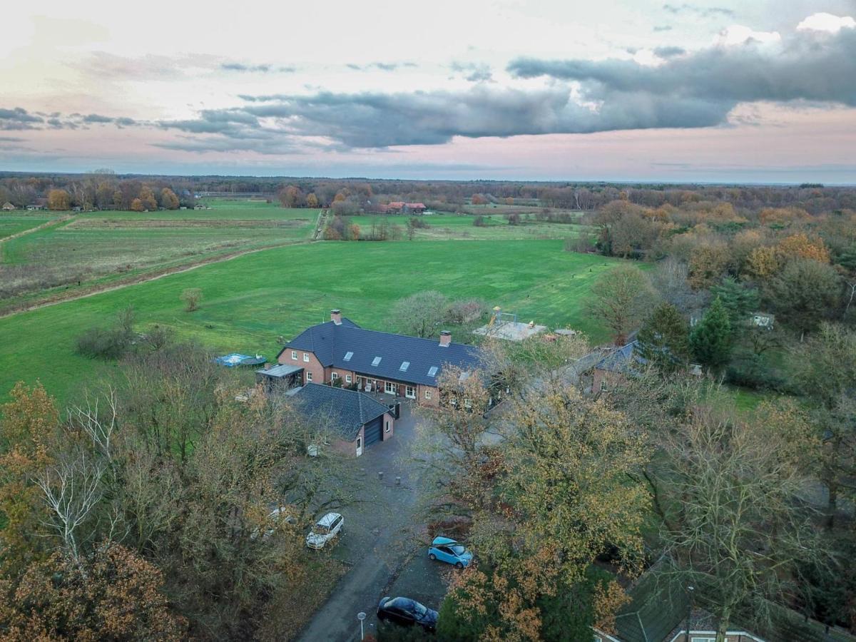 Lodge Slabroek Uden Esterno foto
